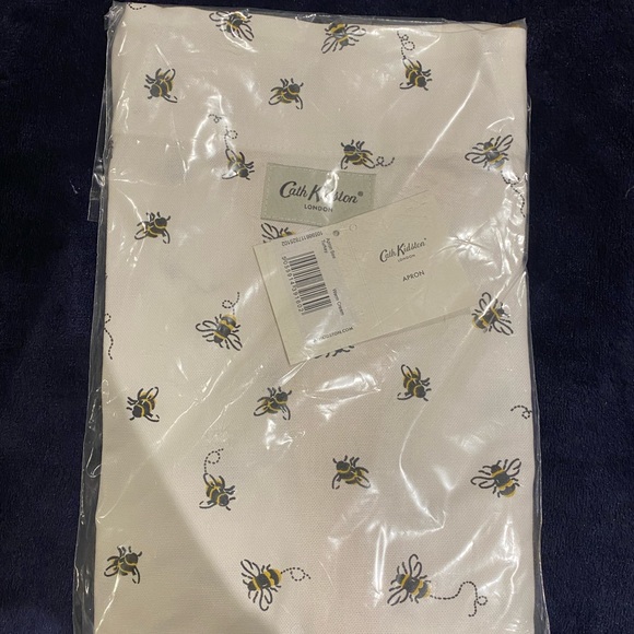 Brand new Cath Kidston bumble bee apron - Picture 2 of 2